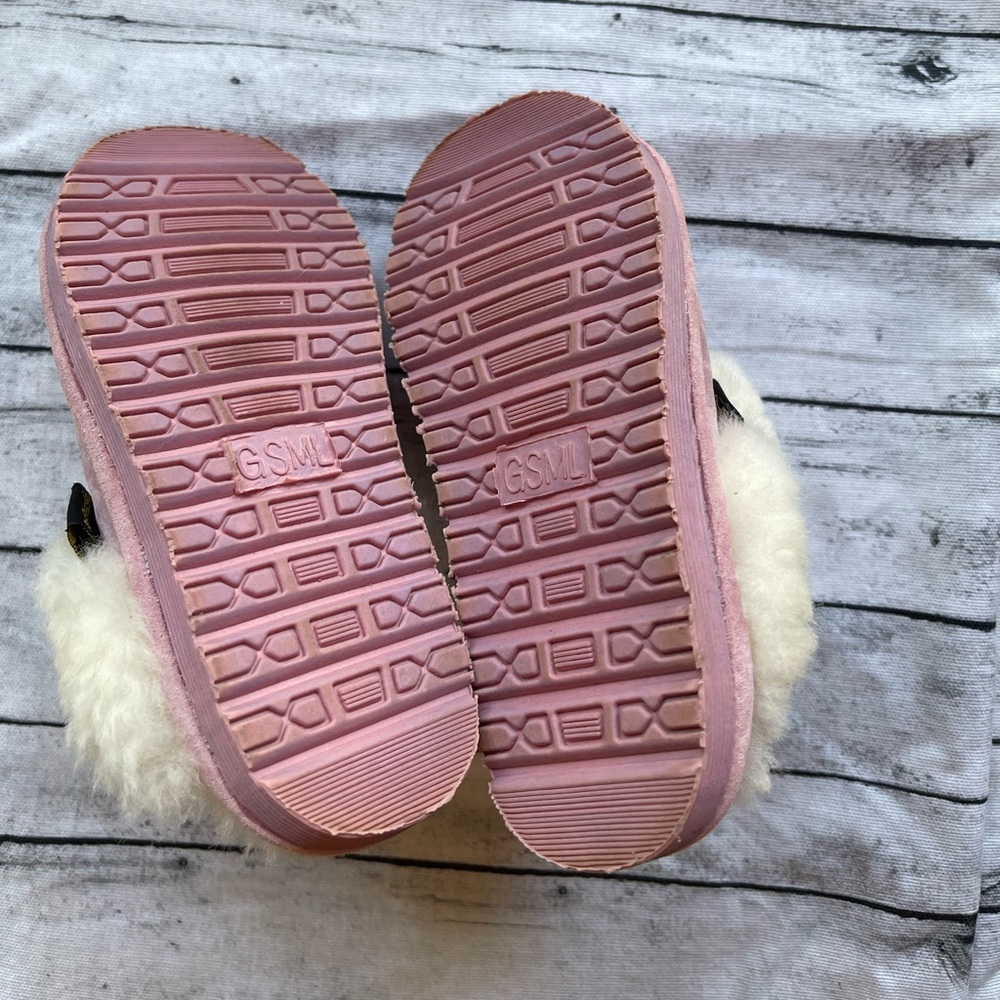 Old Friend children's acrylic fleece-lined pink scuff slippers - Picture 9 of 10